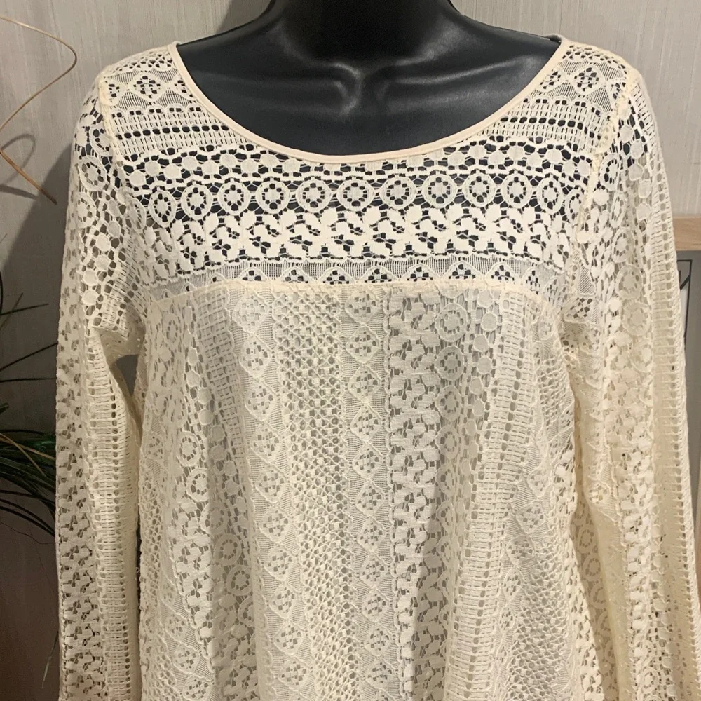 Hollister Cream Lace Blouse